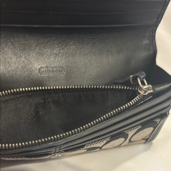 Coach Monogram Signature Wallet - Picture 8 of 10